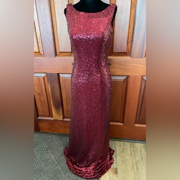 Christina Wu Long dress size 4 Red/claret sequined sleeveless lined style 22704 - Picture 1 of 15
